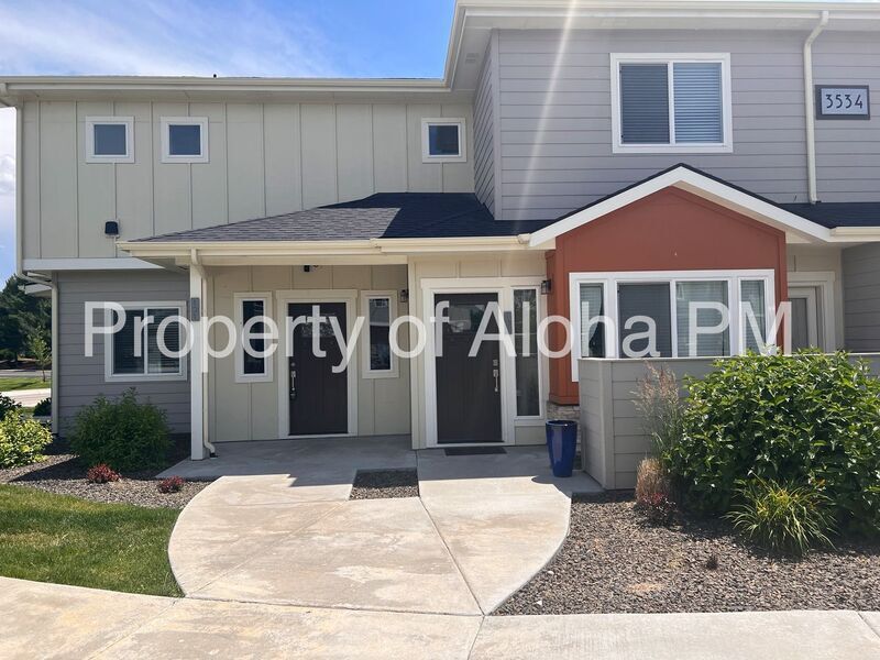 Foto principal - 3534 E Grand Forest Dr
