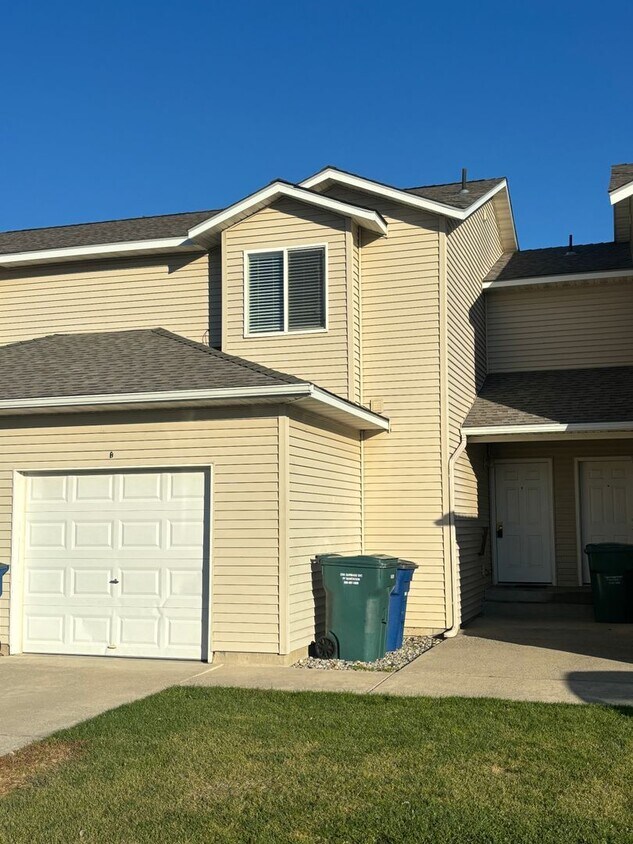202 N Bay St Unit 202 N Bay St B, Post Falls, ID 83854 Room for Rent