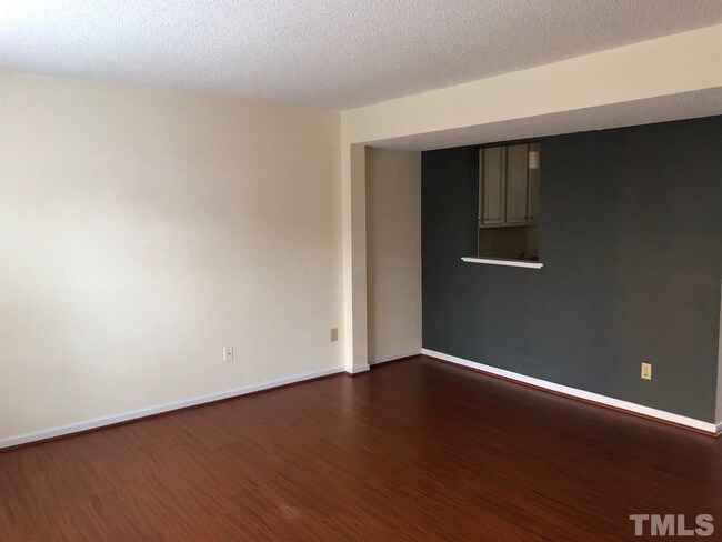 Building Photo - 321 Riverwalk Cir