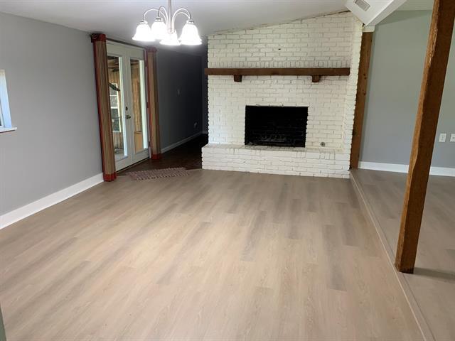 Building Photo - 1209 Bourland Rd