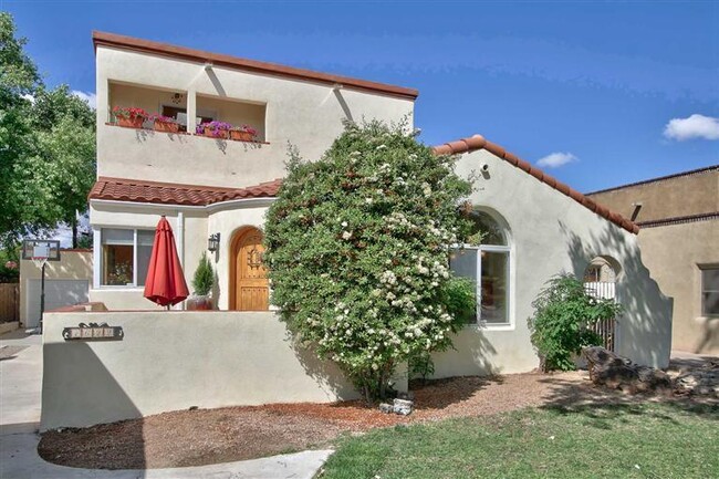 Building Photo - 1622 Los Alamos Ave SW