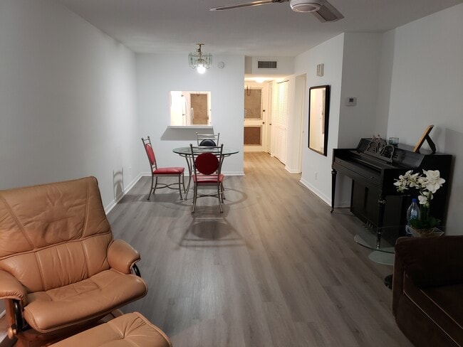 Building Photo - 2081 S Ocean Dr