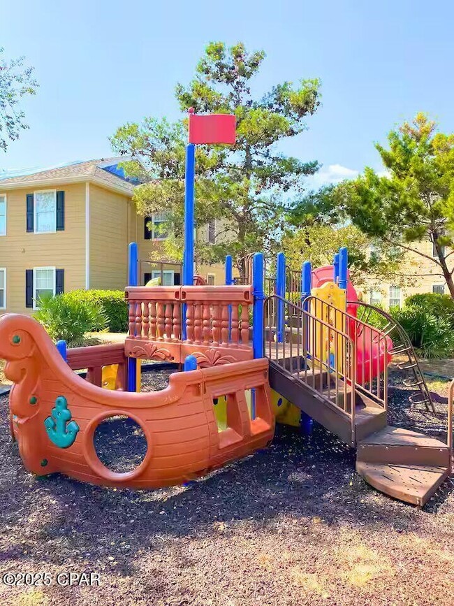 Building Photo - 506 Lighthouse Rd