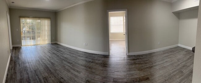 Foto del edificio - Up to 2 Months Free! Spacious 2/2 Corner Lake View Unit in Coral Springs!