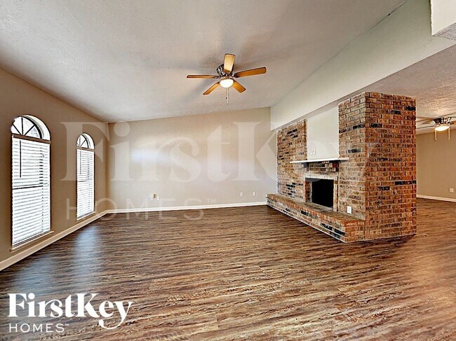 Foto del edificio - 6914 Pickett Dr