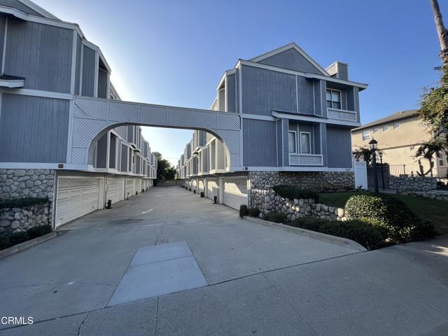 Building Photo - 107 S Sierra Madre Blvd