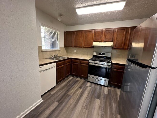 Foto del edificio - 5434 Parkridge Dr