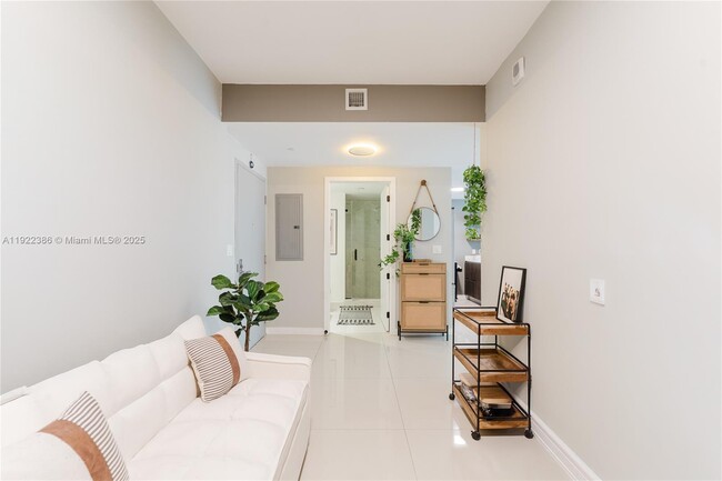 Foto del edificio - 488 NE 18th St