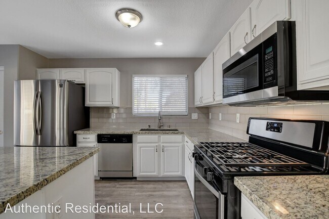 Building Photo - 4 br, 3 bath House - 8000 Broken Spur Ln