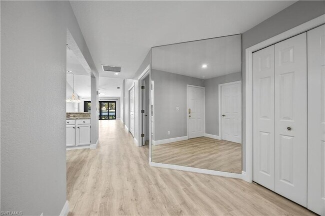 Foto del edificio - 6654 Tannin Ln