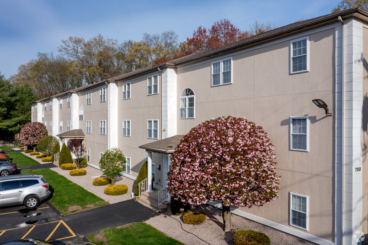 300-700 - Kirkbrae Glen Apartments