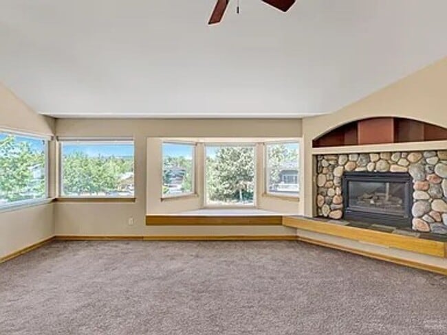 Building Photo - 2842 NE Ocker Dr