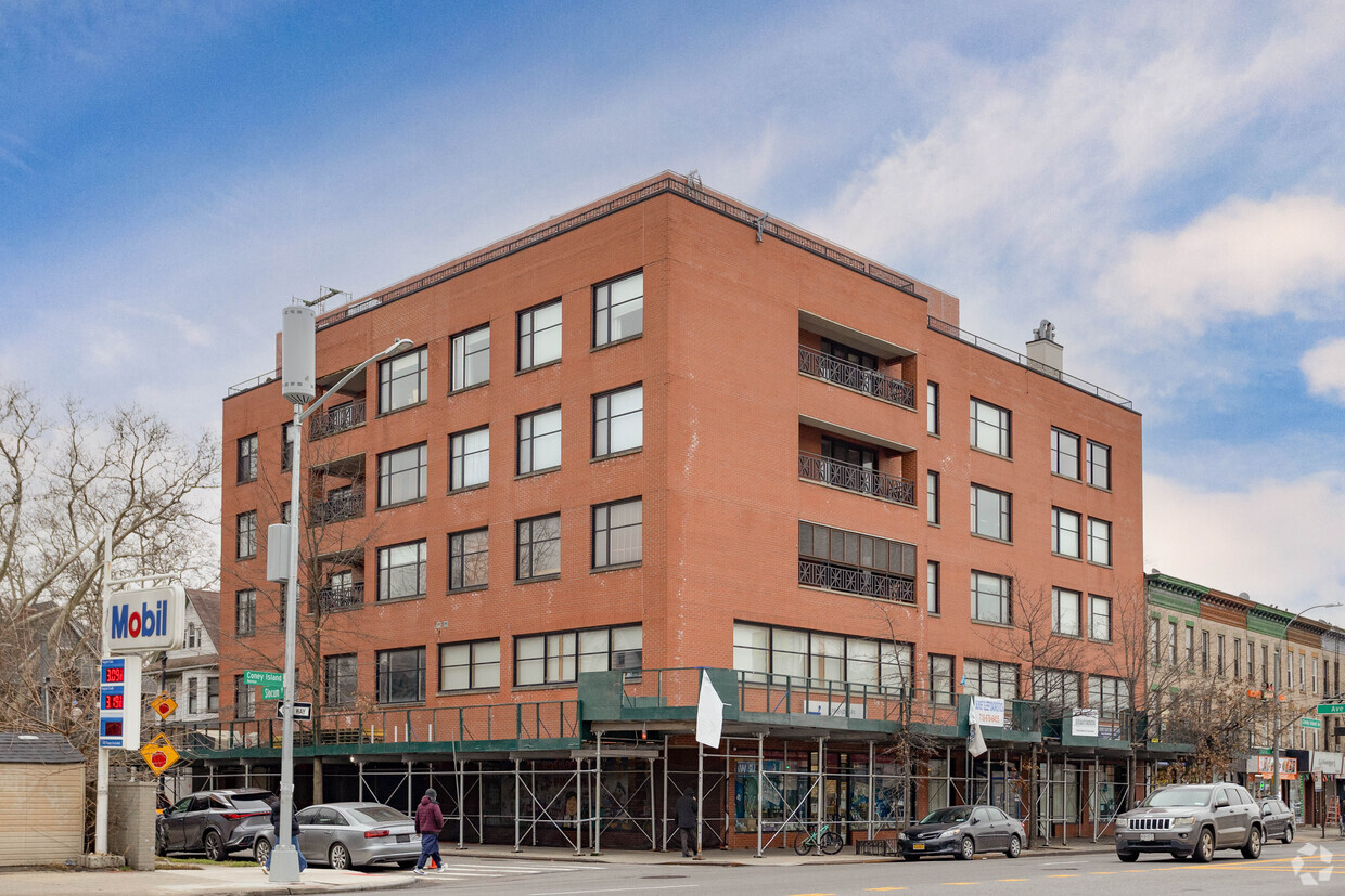 Primary Photo - 651 Coney Island Ave