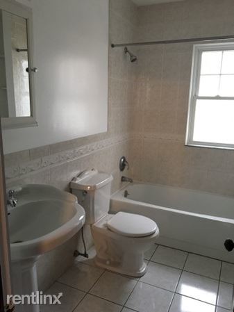 Foto del edificio - 2 br, 1 bath Apartment - 61 Parsons St