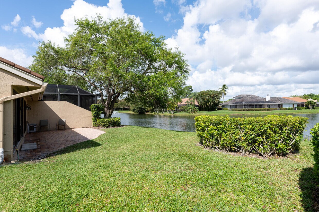 Foto principal - 11 Tournament Blvd
