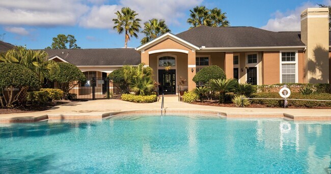 Building Photo - Lakes at North Port Apartments