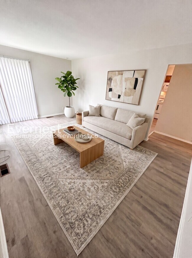 Foto del edificio - 7826 Blandford Dr
