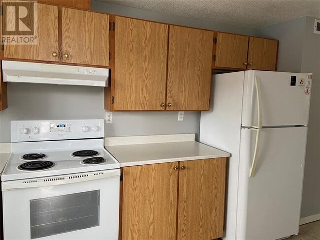 Building Photo - 6 Edgecombe Dr