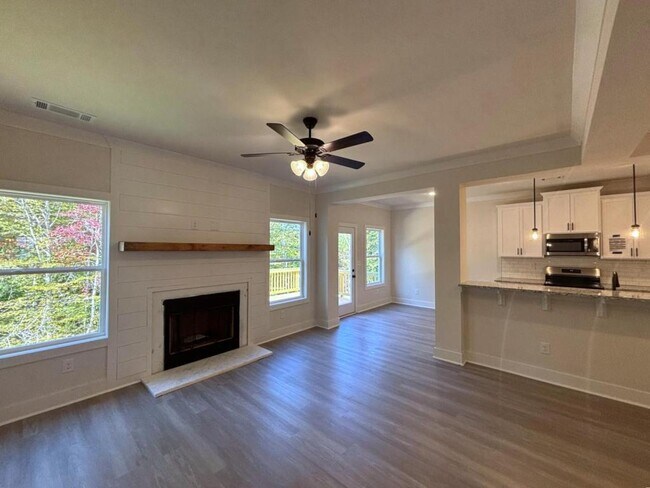 Foto del edificio - 4526 Highland Gate Pkwy