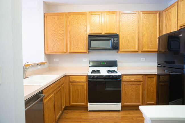 Kitchen - 2311 Overlook Ct