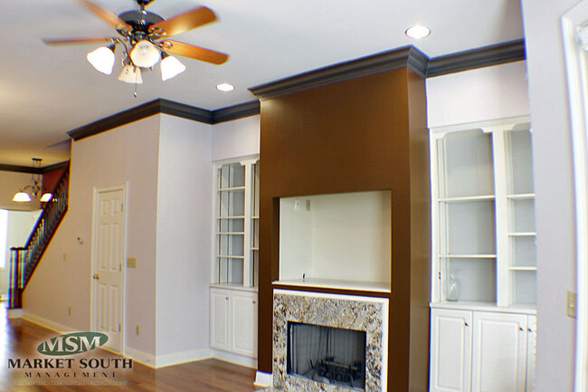 Building Photo - ~APPLICATION PENDING~"GARDEN ON JONES" HIS...