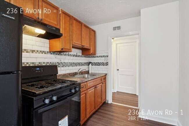 Building Photo - 2 BR 1BA apartment 1st floor +(1) Parking ...