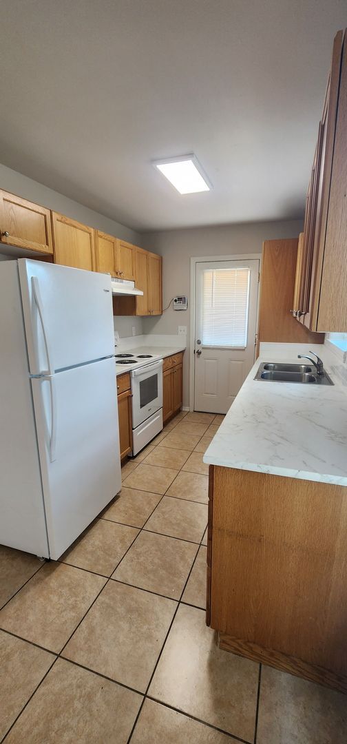 Building Photo - SF233-Fall