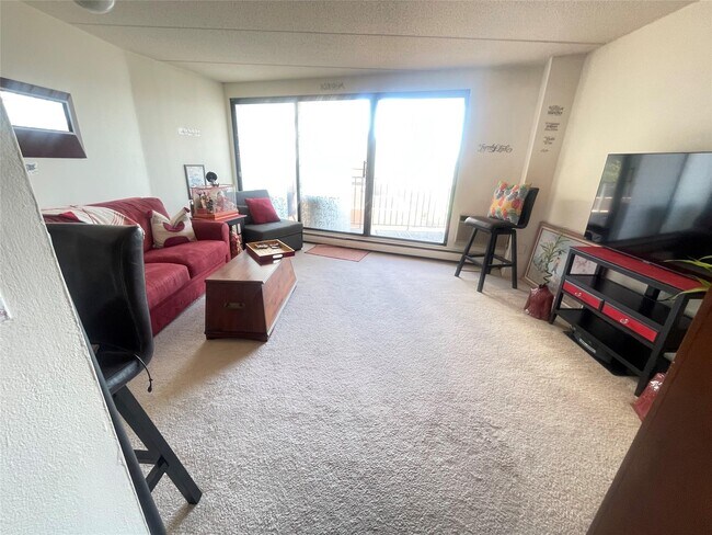 Foto del edificio - 1155 Warburton Ave