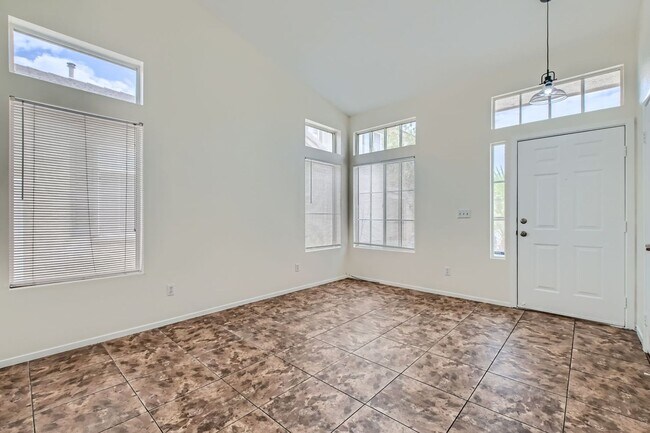 Foto del edificio - 4726 English Lavender - Gated community! R...