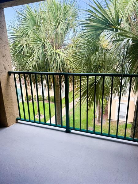 Foto del edificio - 977 Riverside Dr