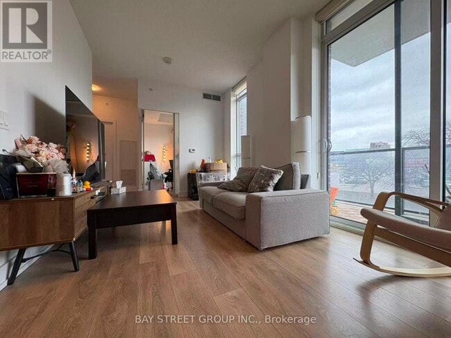 Building Photo - 128 Fairview Mall Dr