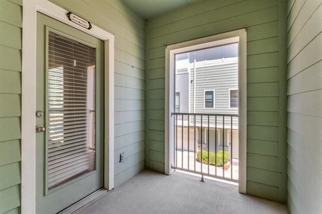 Building Photo - 2415 Stutz Dr