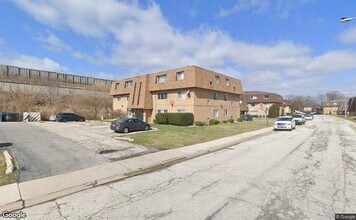 Building Photo - 10440 Natoma Ave