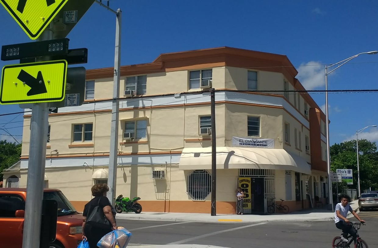 Building Photo - 2300 W Flagler St