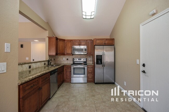 Building Photo - 5428 W Voltaire Dr