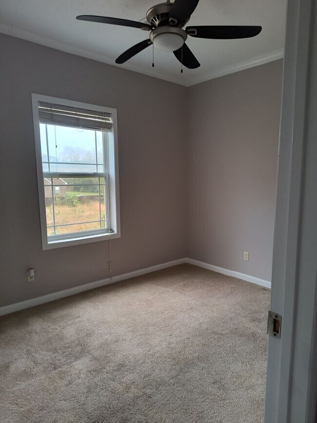 Foto del edificio - 3 bedroom 2 bathroom townhouse in Ocean Springs