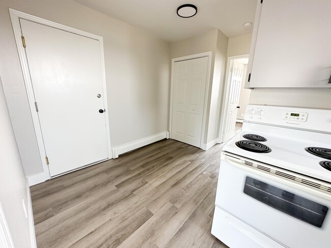 Building Photo - 673 Greystone Terrace