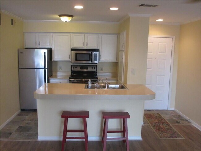 Foto del edificio - 8888 Tallwood Dr