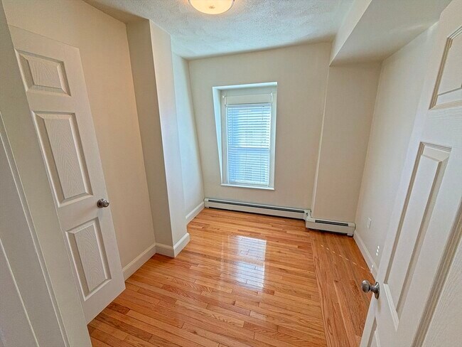 Foto del edificio - 130 W 8th St