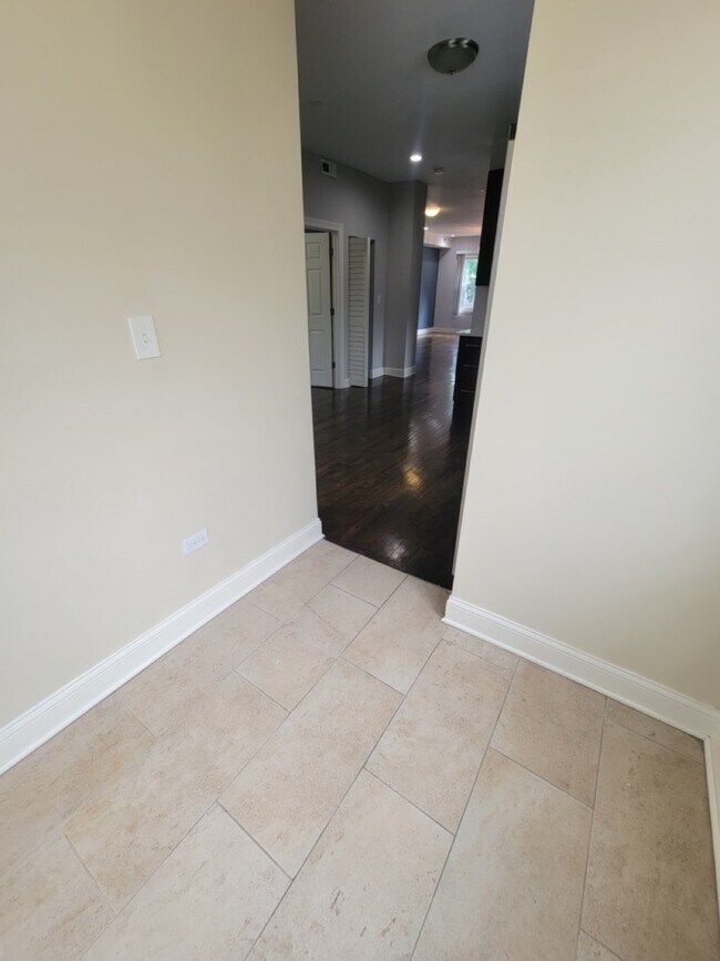 Foto del edificio - 4406 S Maplewood Ave