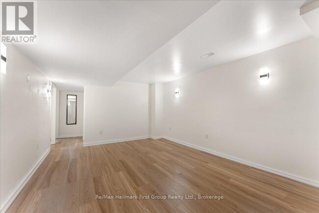 Building Photo - 121 Ribblesdale Dr