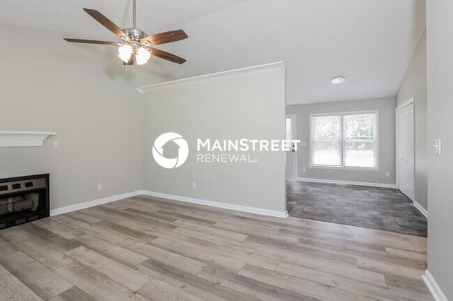 Building Photo - 3 Bedroom Pet-Friendly Home in CLAYTON, NC with Main Street Renewal