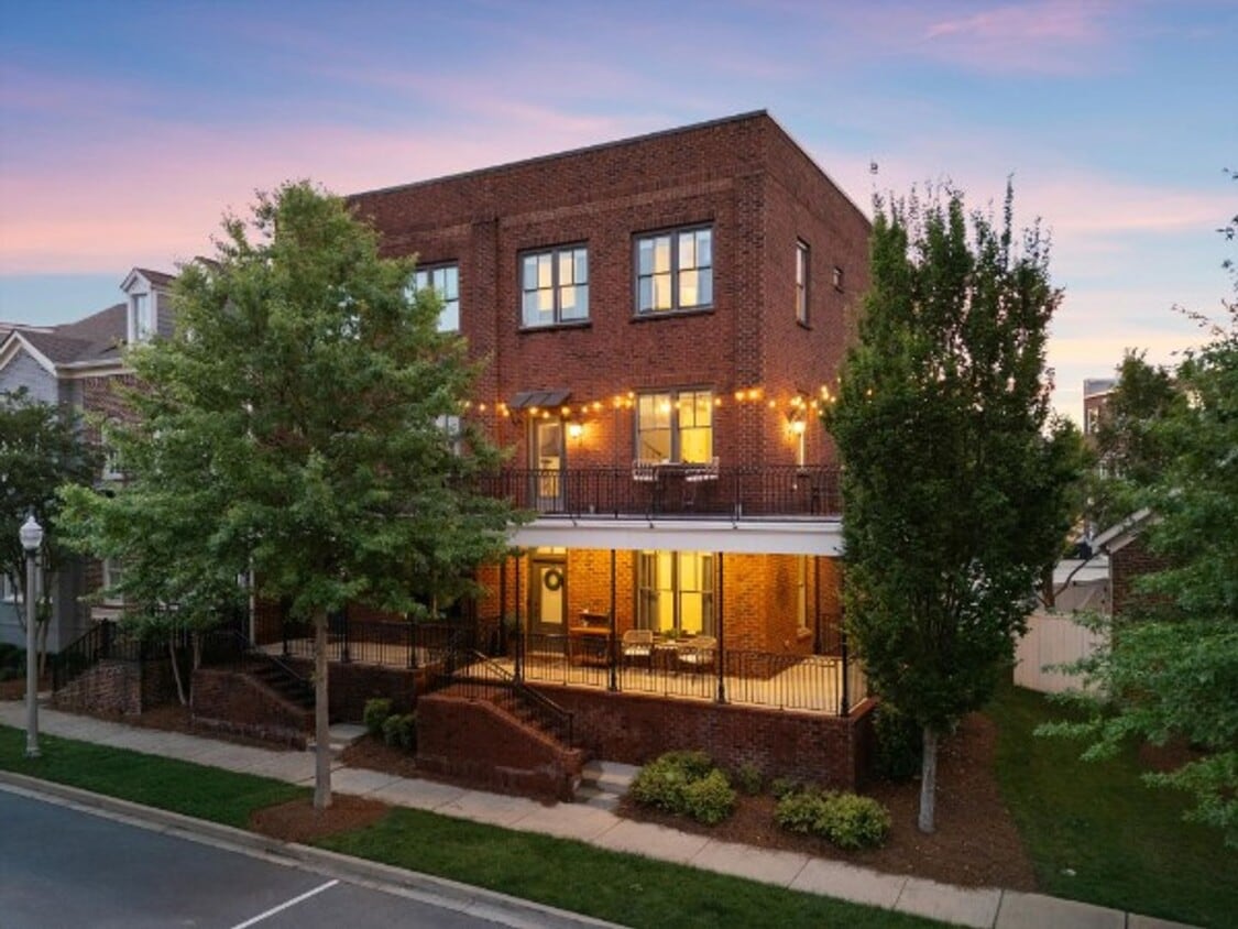 Beautiful Townhouse in Berry Farms! - Beautiful Townhouse in Berry Farms!