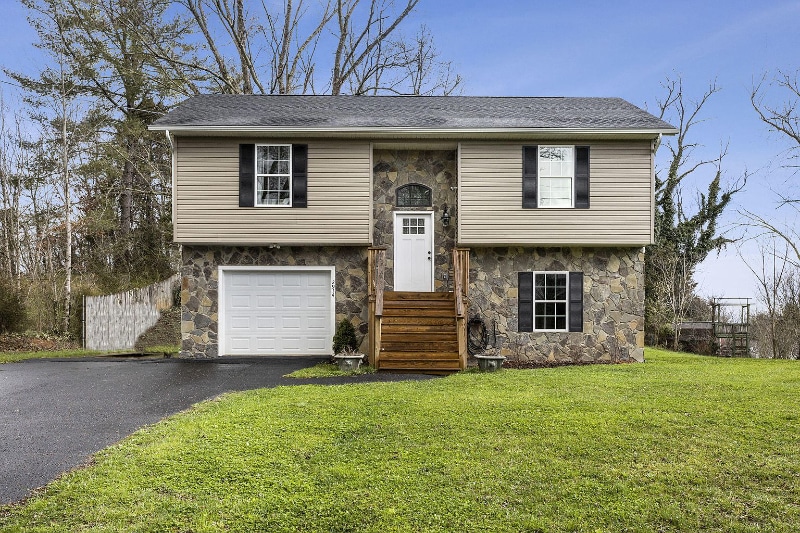 2914 Chatham Dr, Johnson City, TN 37604 House Rental in Johnson City