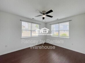 Building Photo - 1713 Dresdon Ln