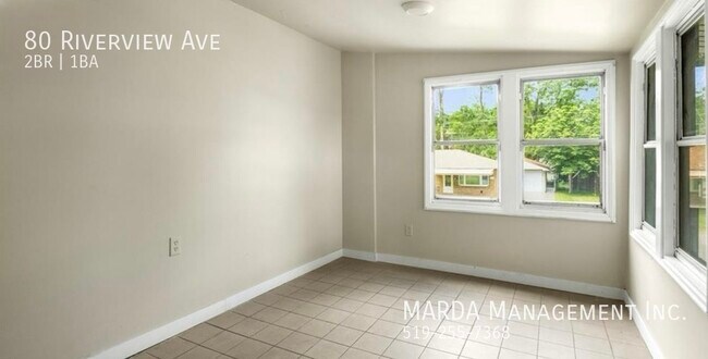 Photo du bâtiment - CHARMING 2.5 BED/1.5 BATH UPPER UNIT IN LA...