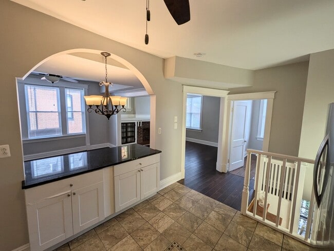 Building Photo - 5938 Cates Ave