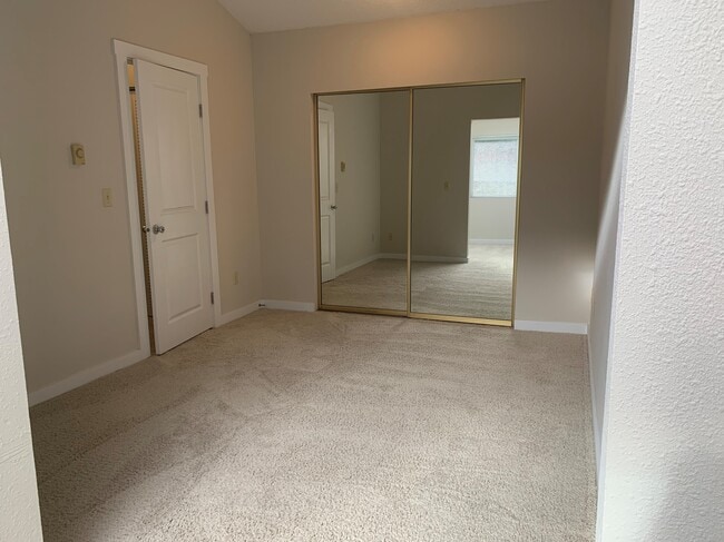 Building Photo - Artesia Townhomes