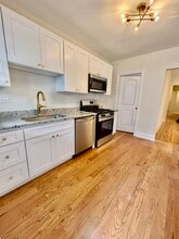 Building Photo - 4057 N Sacramento Ave