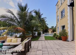 Foto del edificio - 4812 Pine Tree Dr